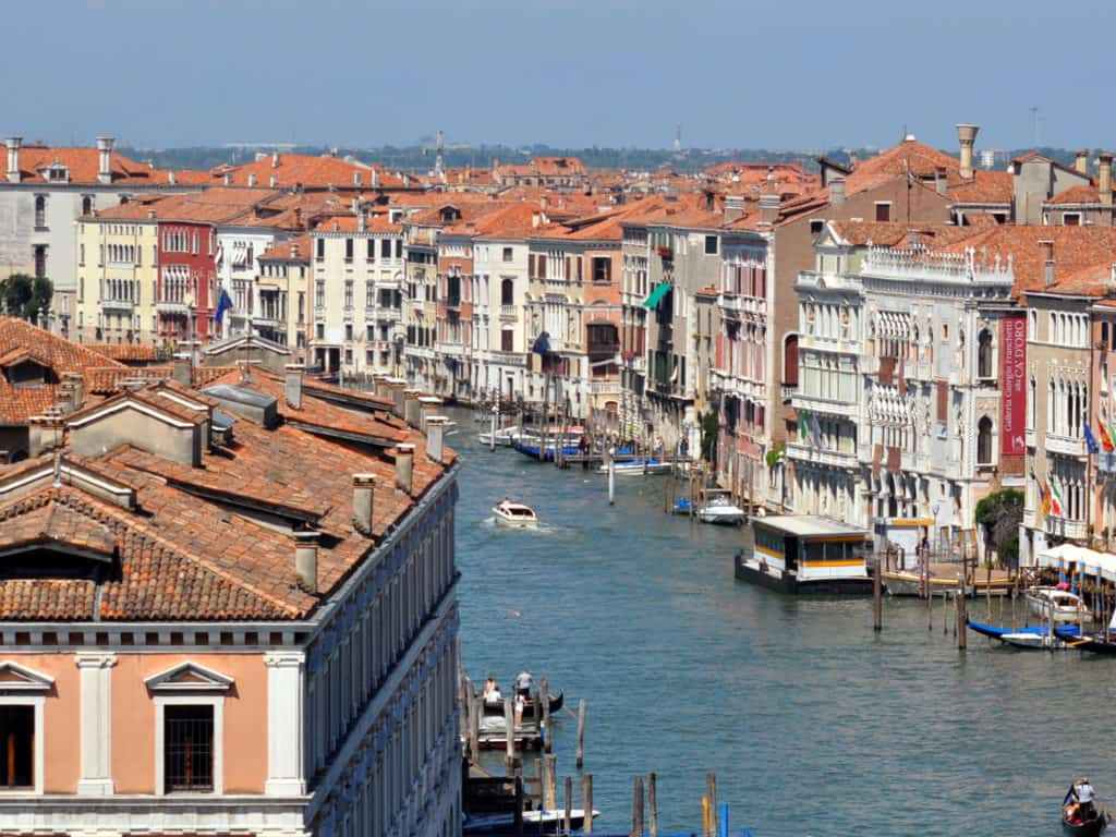 Vista sul Canal Grande e sestieri San Polo e Cannareggio