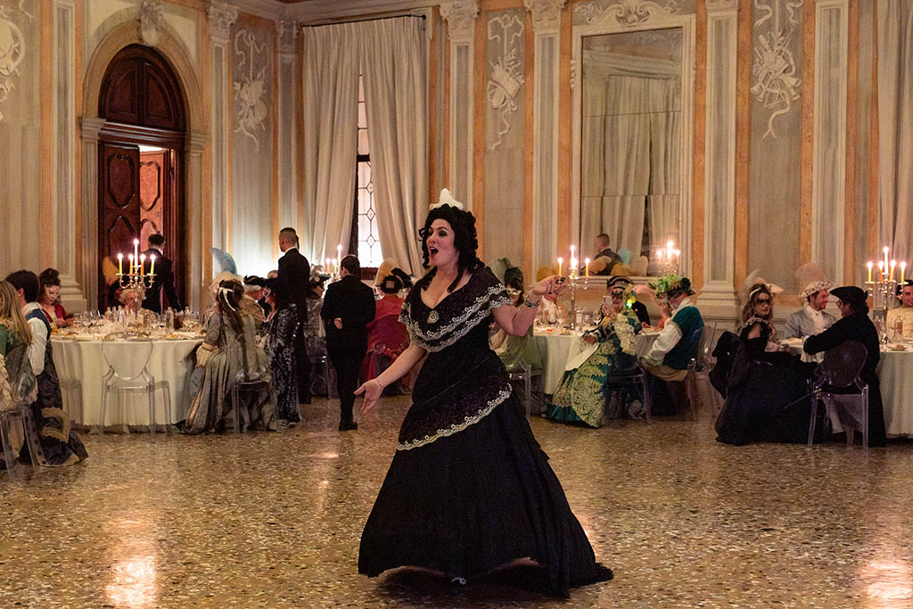 Venice Carnival Ball Бал Минуэтто 1800