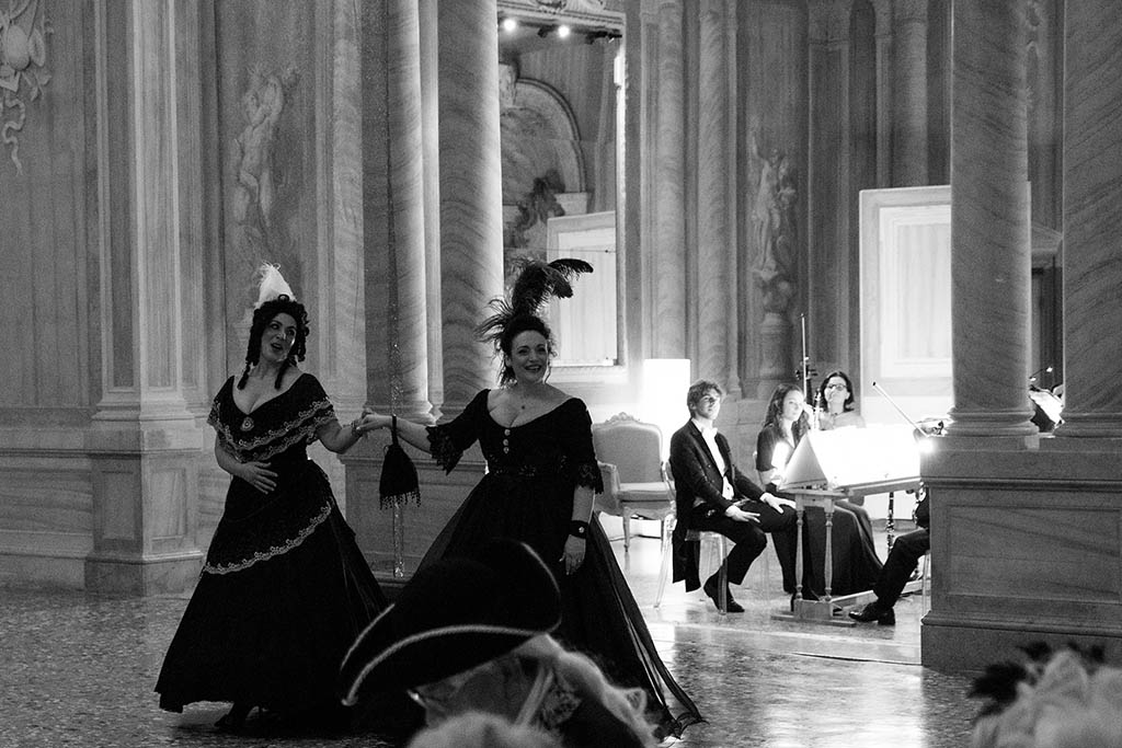 Venice Carnival Ball Менуэт 1800