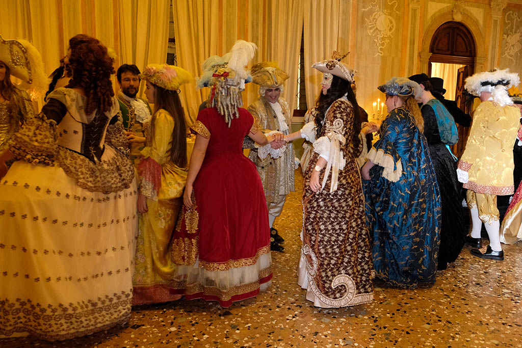 Venice Carnival Ball Бал Менуэт 1800